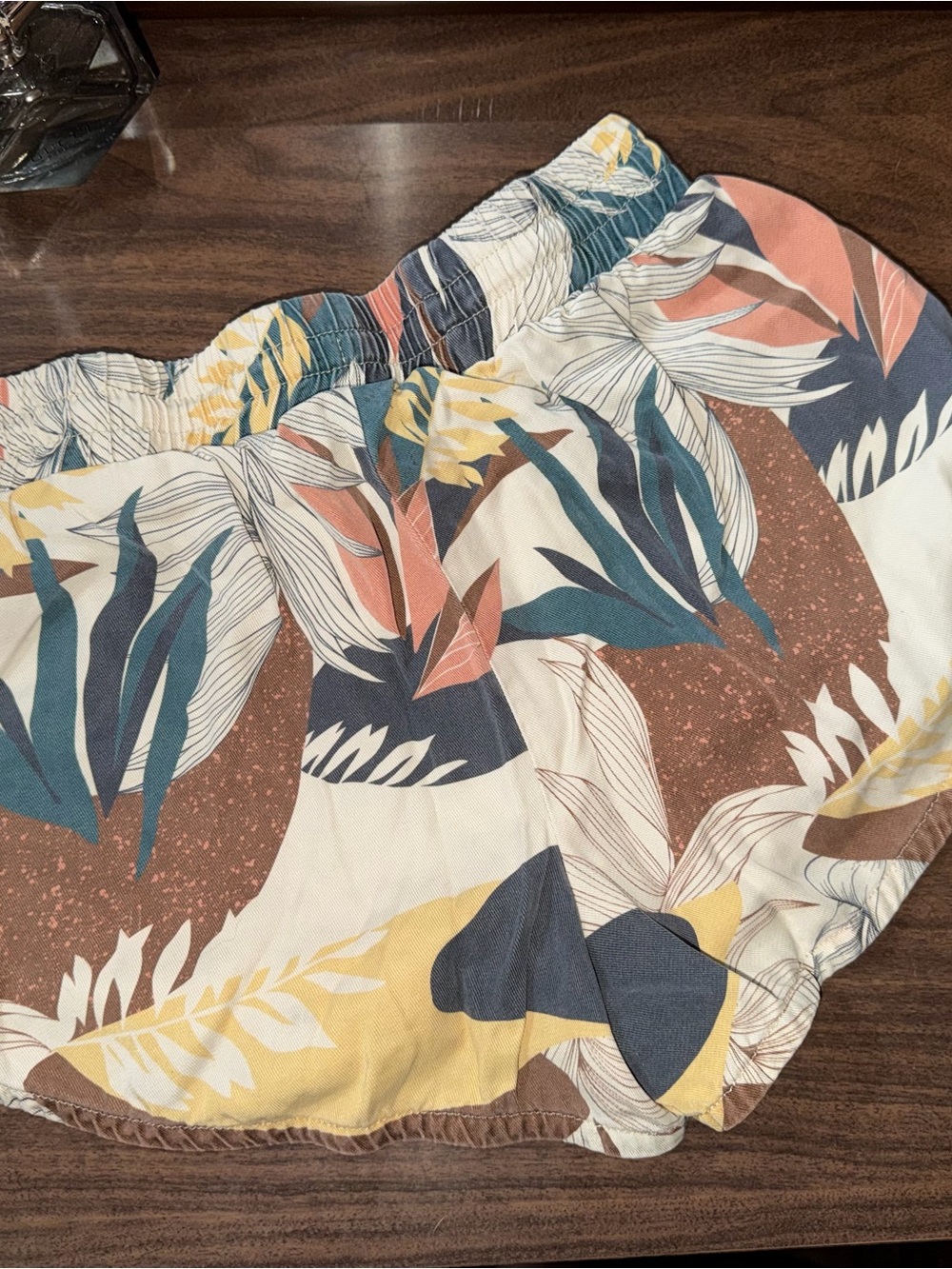 Tropical Print Drawstring Athletic Shorts - Multicolor - Picture 2 of 4